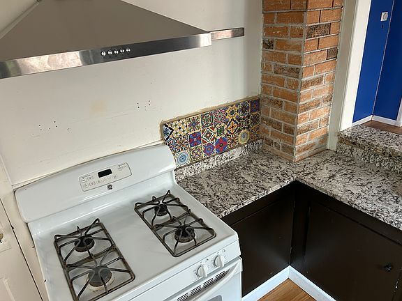 5th image of 511 E Woodland St