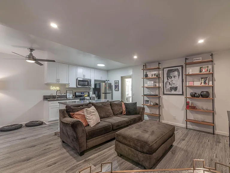 4764 Forman Ave. — Photo 21