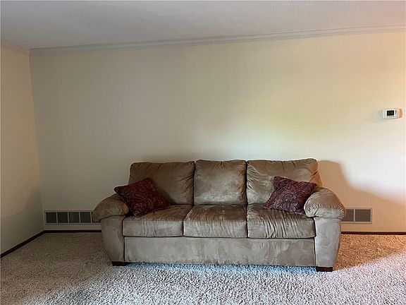 2nd image of 101 Woodstone Ln APT 18