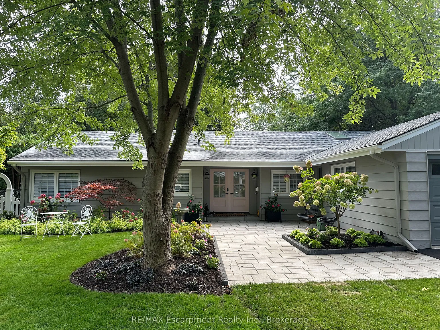 3 bed, $5,000 — Photo 2