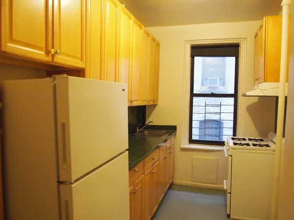 2438 Morris Avenue 6A image 1 of 3
