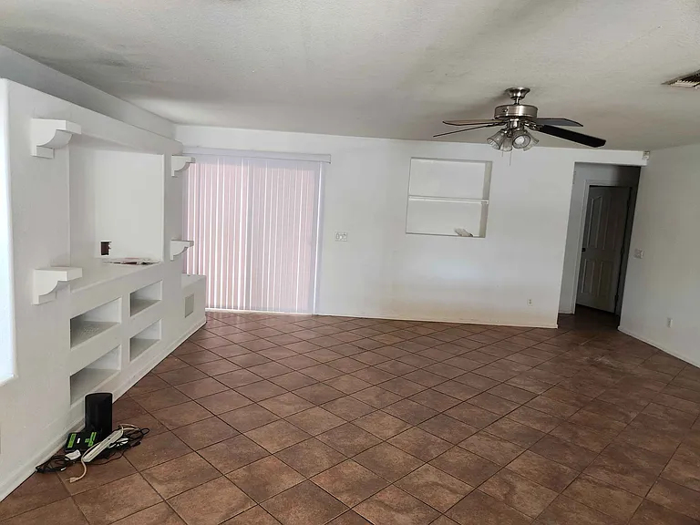 9214 W Pierson St — Photo 3