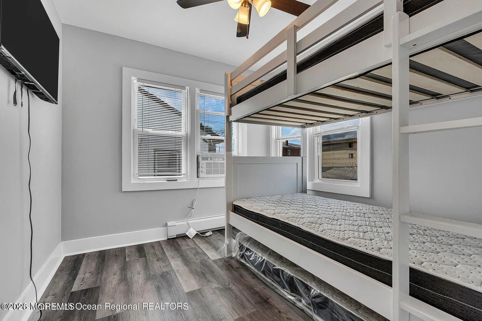 2 bed, 2386 sqft, $3,000 — Photo 1