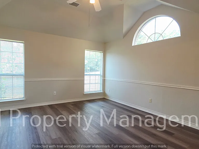 3305 Woodbluff Ln — Photo 15