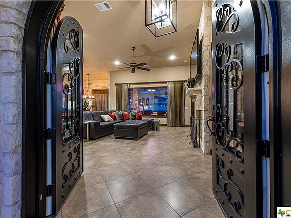 4th image of 1728 Canyon Way