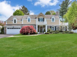 108 Dogwood Ln, Manhasset, NY 11030