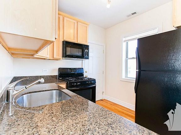 5th image of 1212 W Waveland Ave #1210-1