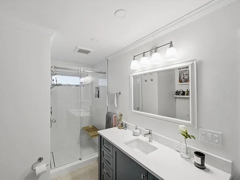 206 SE Wentworth Dr — Photo 22