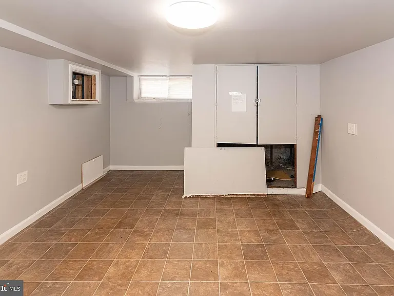 527 S Lehigh St — Photo 30