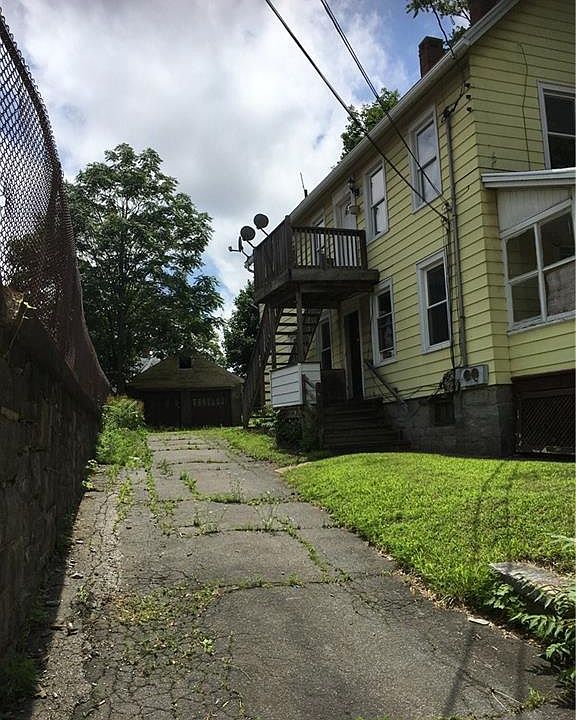 2nd image of 70 Platt St