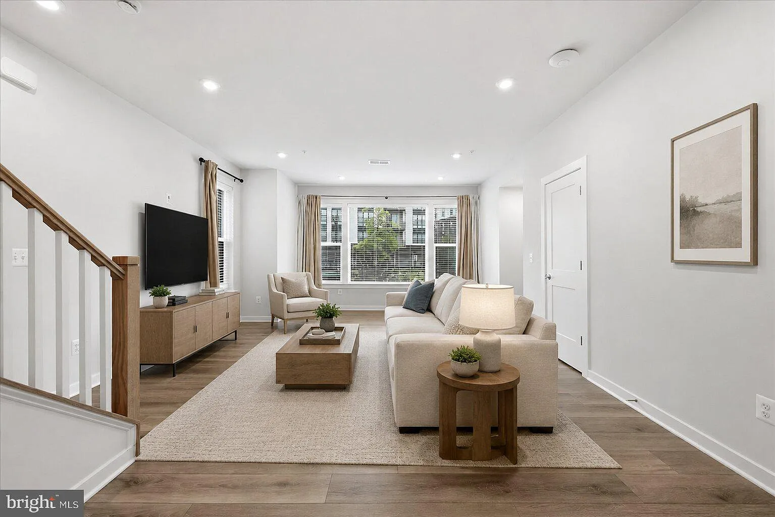 Sm Ashburn Station Condo — Photo 3