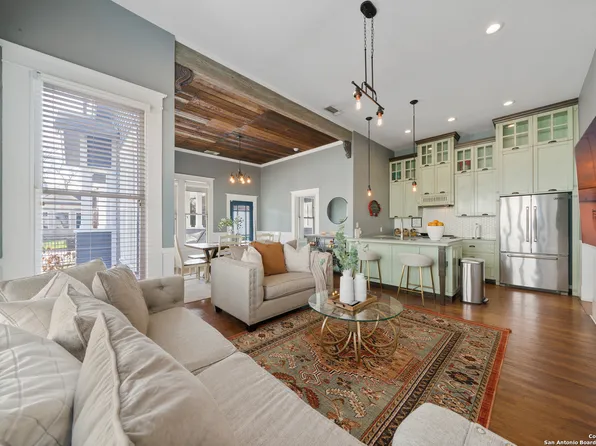 913 BURLESON, San Antonio, TX 78202