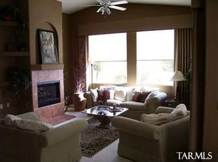 560 W Golf Haven Dr, Green Valley, AZ 85614