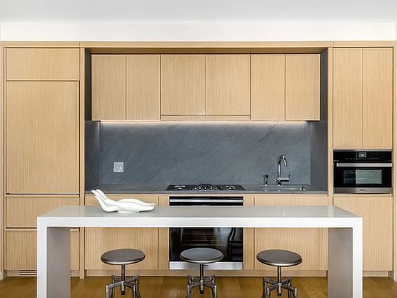 4th image of 565 Broome St #11D