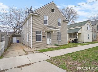 1645 Center Ave NE, Grand Rapids, MI 49505