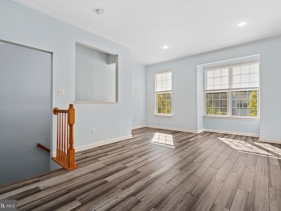 4th image of 8515 Towne Manor Ct