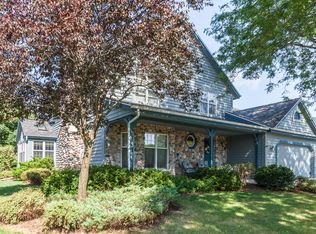 W69N383 Evergreen Blvd, Cedarburg, WI 53012