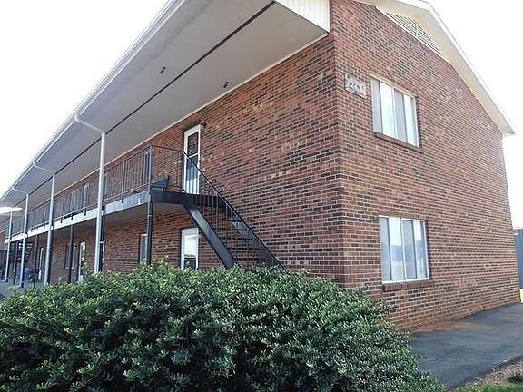 5th image of 215-217 Ingram Rd #217-J