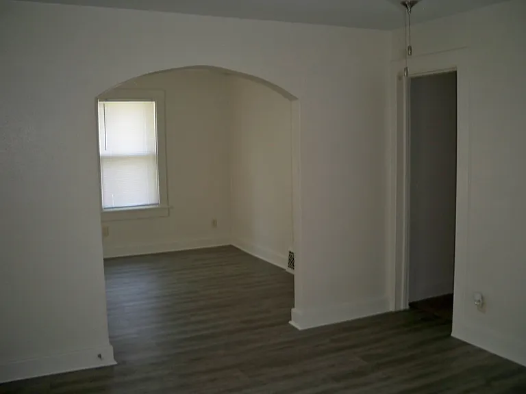 321 W Cedar St — Photo 8