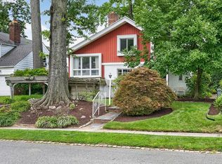 8522 213th St, Queens Village, NY 11427