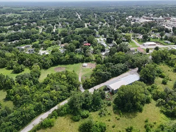 N Clay St, Gallatin, MO 64640