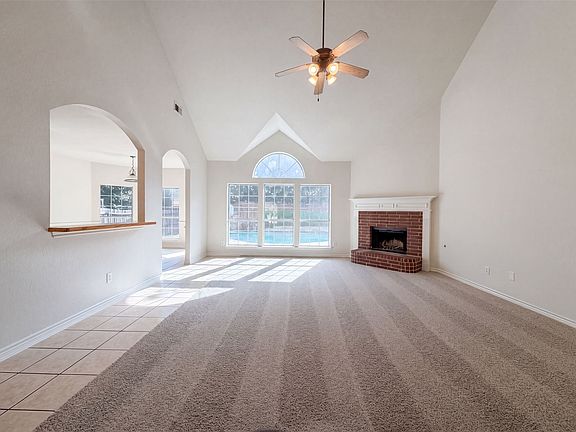 3rd image of 3014 Saint Amanda Dr