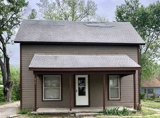 814 S 3rd St, Arkansas City, KS 67005