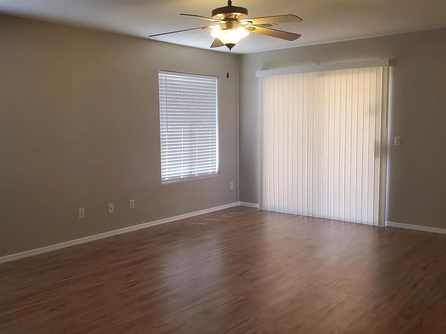 3 bed, 2.0 bath, 1319 sqft, $1,775 — Photo 3