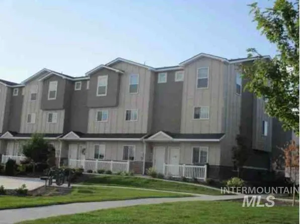 3850 W Chair Lift Ln, Meridian, ID 83642