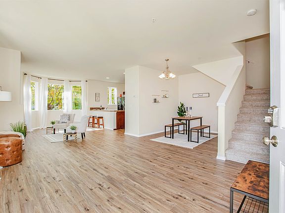 4th image of 2270 Bobs Hollow Ln
