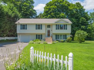2 Elizabeth Rd, Danbury, CT 06811