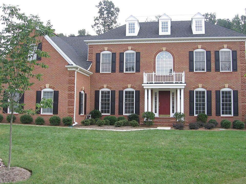 BRICK FRONT COLONIAL