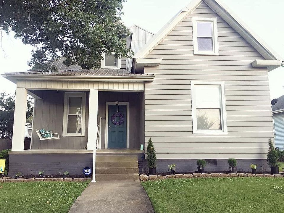 1st image of 116 E 21st St