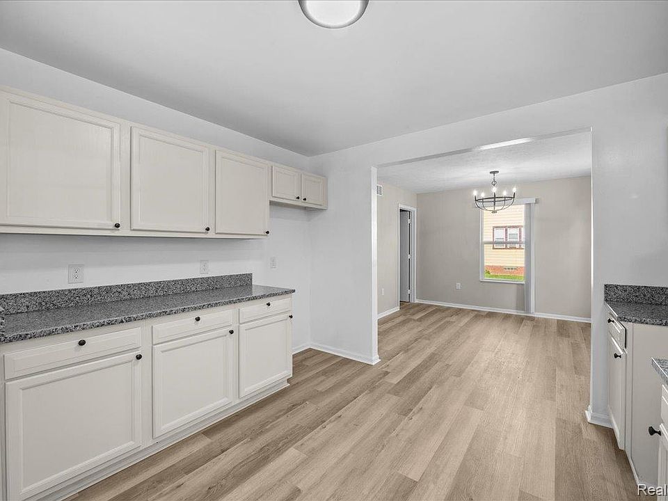 4974 Lovett St, photo 14