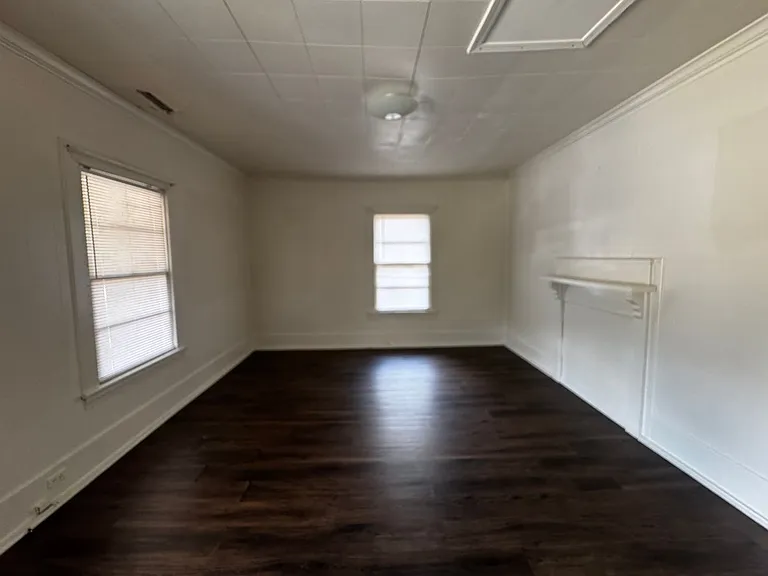 833 Kings Rd — Photo 10