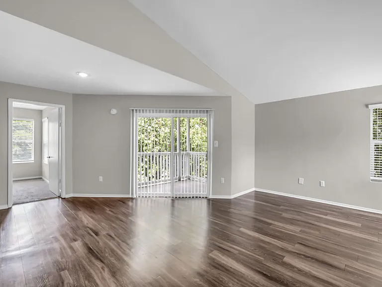 The Nova Apartments — Photo 4