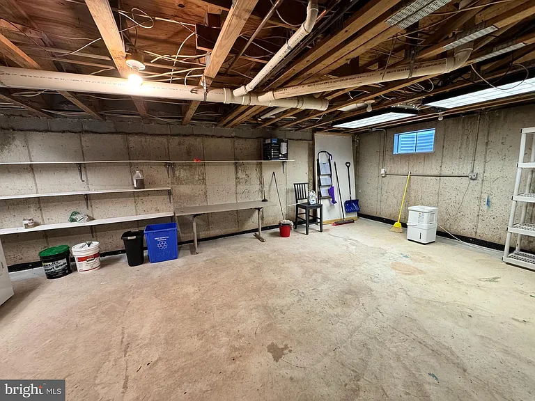2371 Norrington Dr W — Photo 20