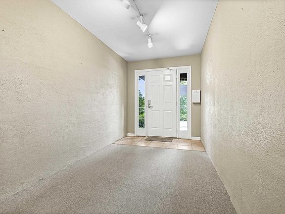 5th image of 1313 Villa Way Unit B