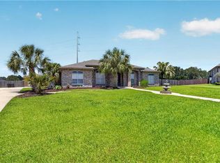 110 Regina Dr, Belle Chasse, LA 70037
