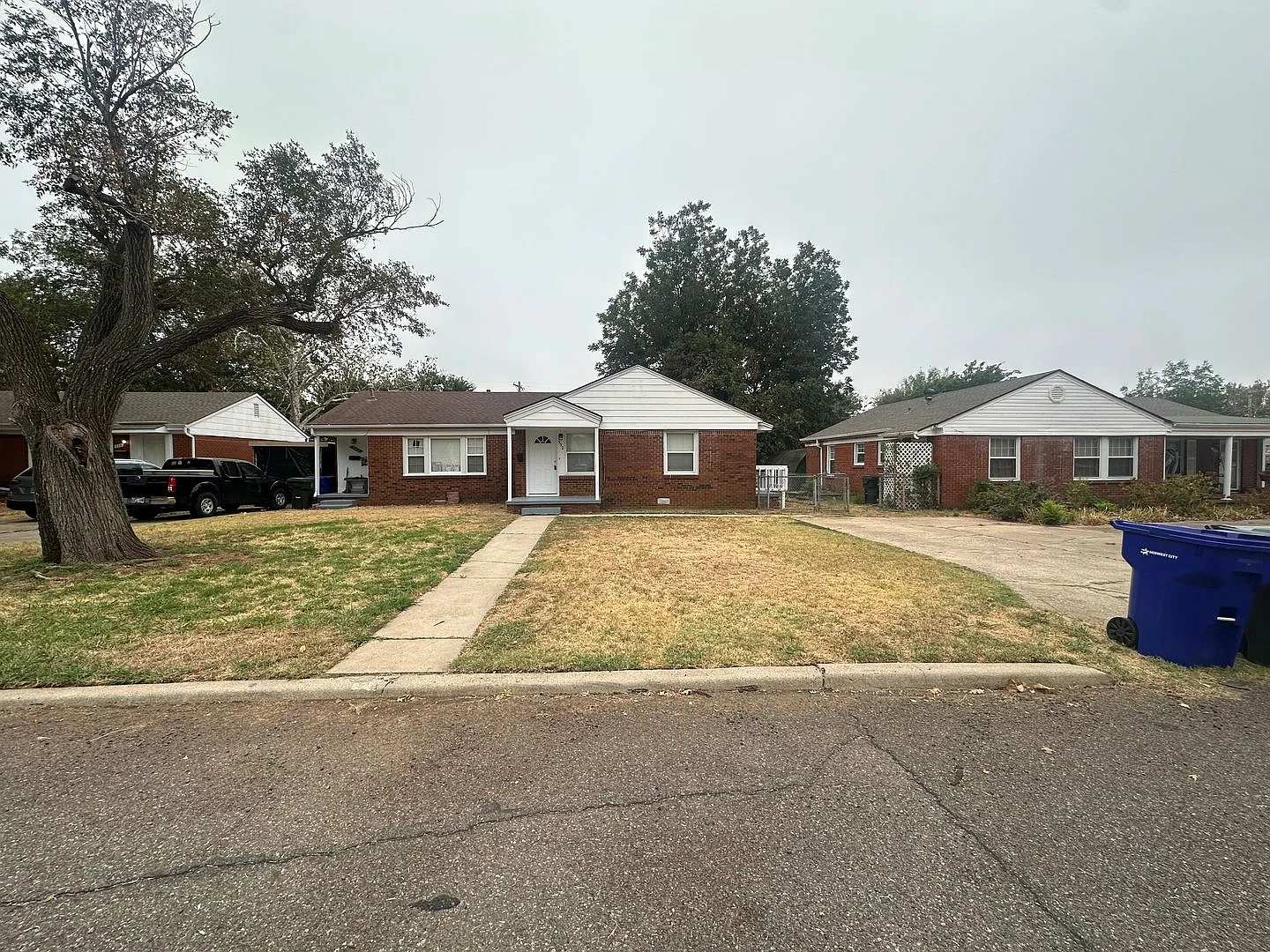 2 Bed, 1 Bath Duplex — Photo 1