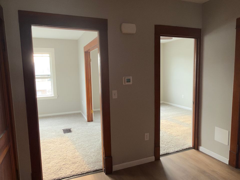 1st image of 1015 Abbott Rd Floor 2