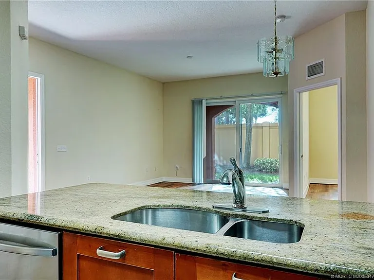 49 SE Sedona Cir #101 — Photo 24
