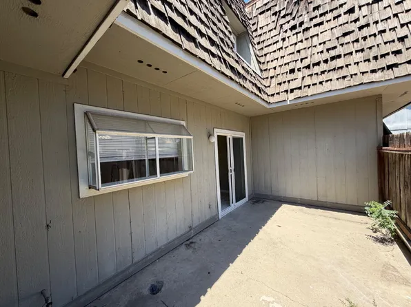 1624 W North Bear Creek Dr, Merced, CA 95348