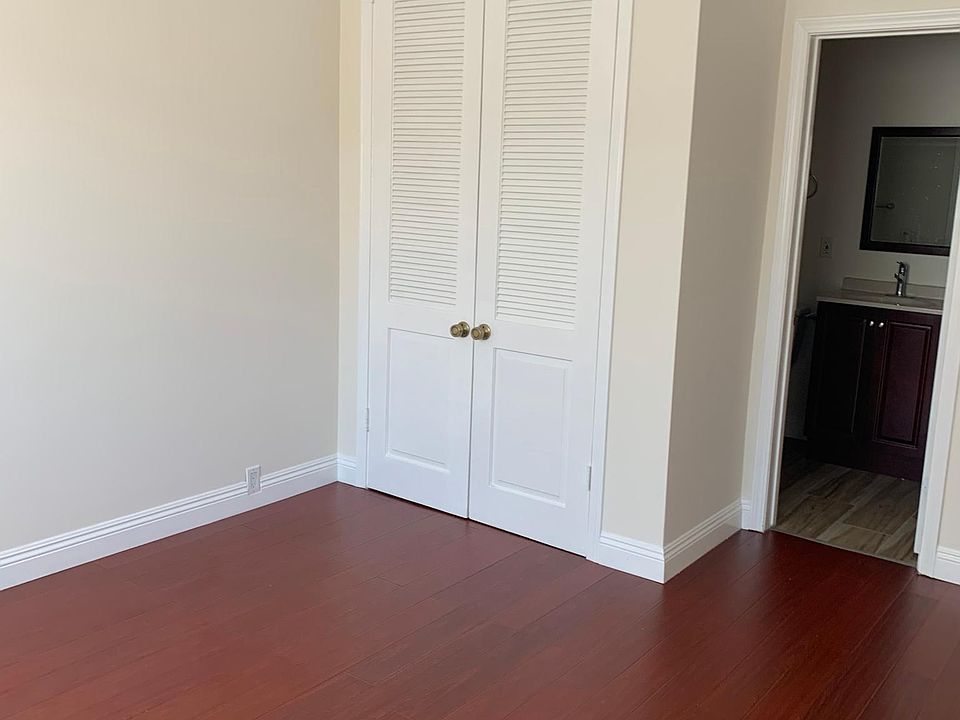 1st image of 924 9th St #9