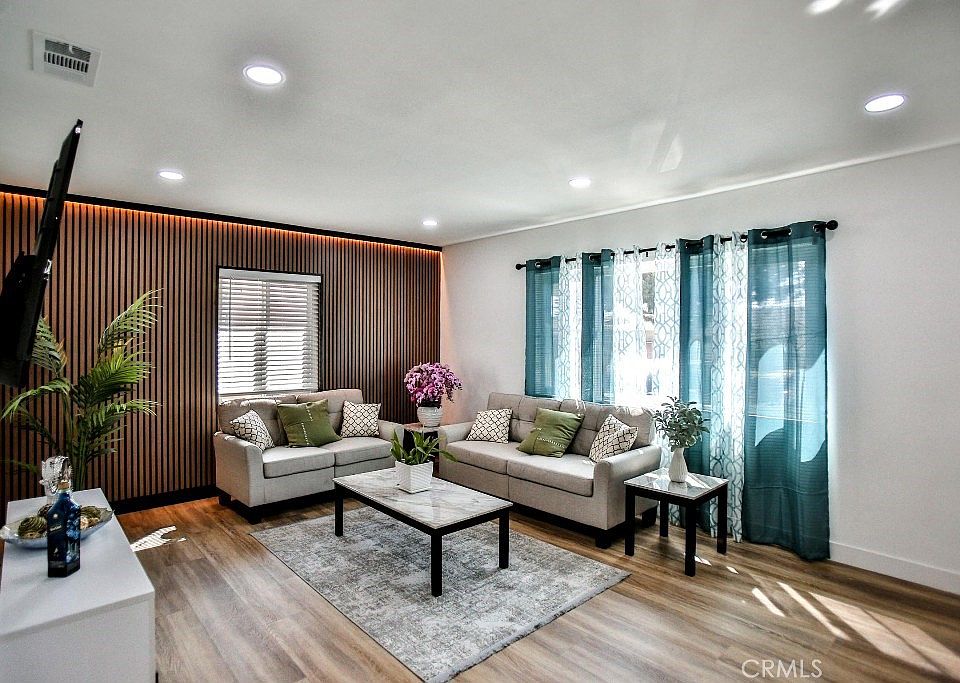 1st image of 21514 Meyler St