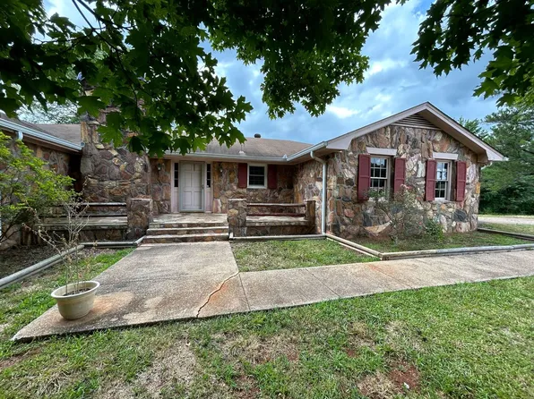 1609 Oak Grove Rd, Carrollton, GA 30117