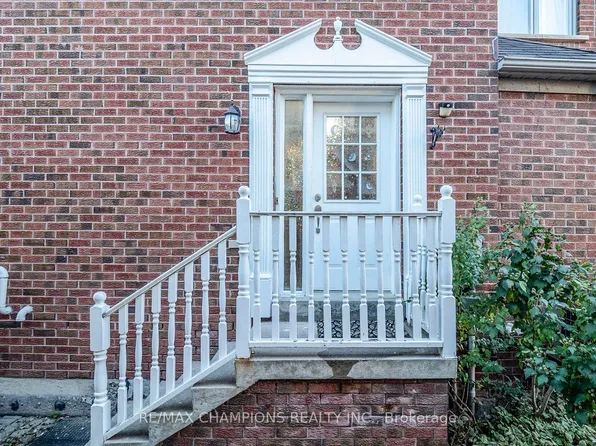 135 Ural Cir, Brampton, ON L6R 1J6