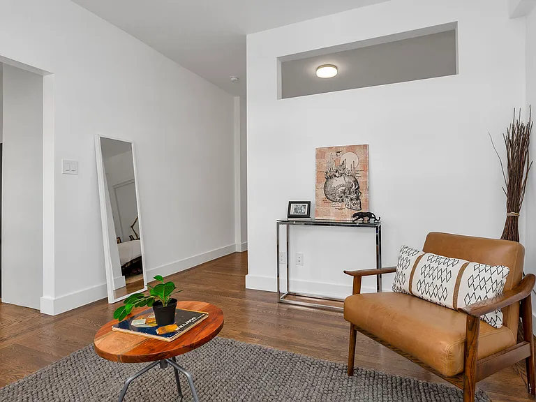 1405 Franklin — Photo 4