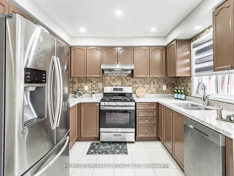 17 Roadmaster Ln #UPPER — Photo 12