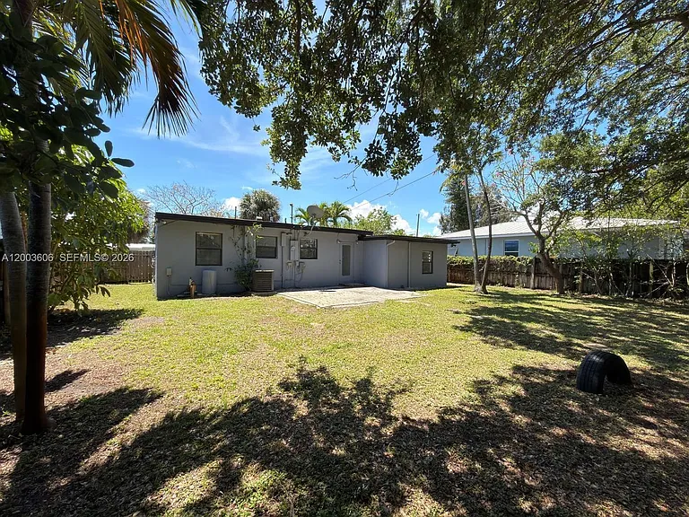 1325 NW 11th St #C1325 — Photo 5